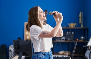 Вокал как антистресс: курсы пения в качестве альтернативы психотерапии Вокал как антистресс: курсы пения в качестве альтернативы психотерапии