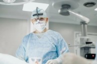 Как найти квалифицированного пластического хирурга: критерии выбора